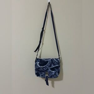 Vera Bradley Womens Adjustable Strap Lined Crossbody Bag Purse Blue Paisley